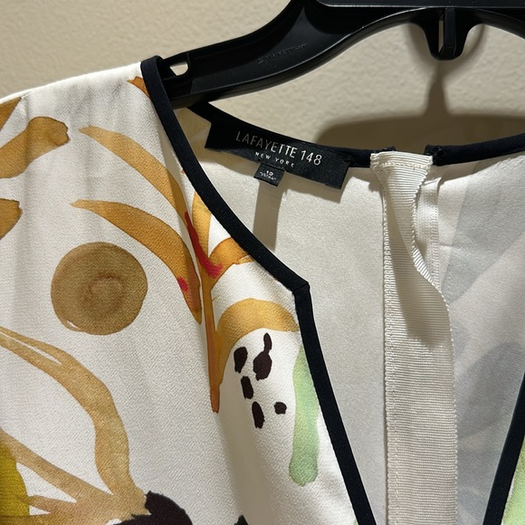 Gorgeous maxi dress with a-line structure. - Picture 4 of 6